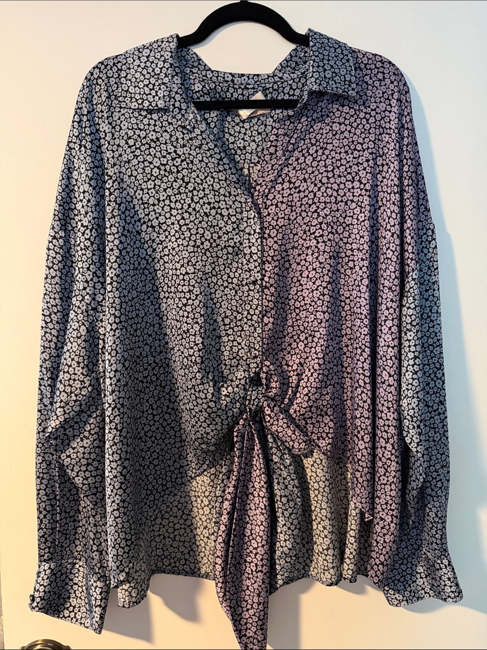 Hutch Black & White Ditsy Floral Button-Front Tie Shirt